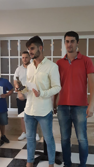 Carthagineses y Romanos